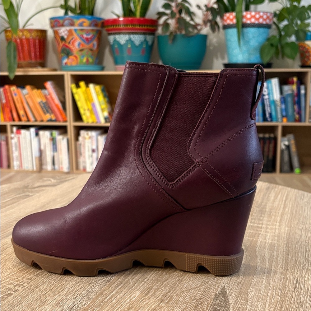 Sorel Joan Uptown Chelsea Plum Wedge Ankle Boots (Size 10) - Picture 8 of 13